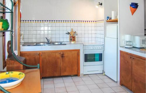 2 Bedroom Lovely Home In Sainte Croix--lauze