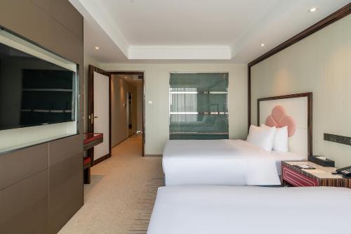 Suning Universal Hotel ALL-SUITES - image 3