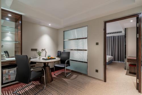 Deluxe Twin Suite image 10