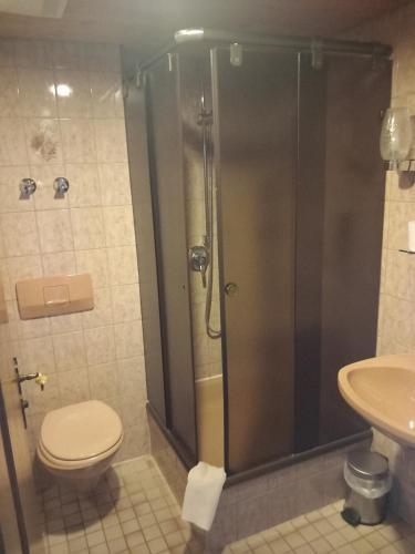 2 bedrooms, 3 beds