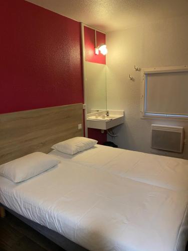 2 twin beds