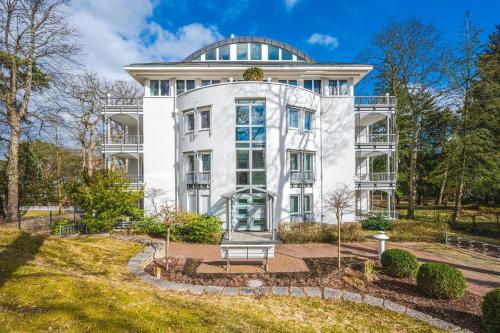 Apartment with Balcony image 2