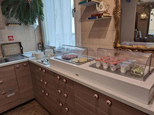 051 Room & Breakfast - image 3