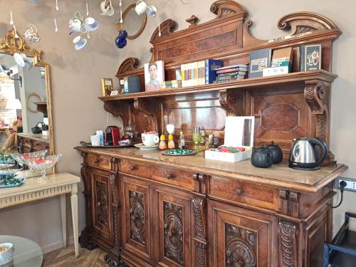 051 Room & Breakfast - image 7