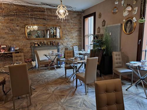 051 Room & Breakfast - image 8