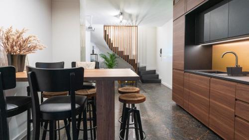 . EcoStay Kasztanowa 18 - 3 Bedroom Business House with Parking