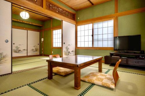 room detail thumbnail 0