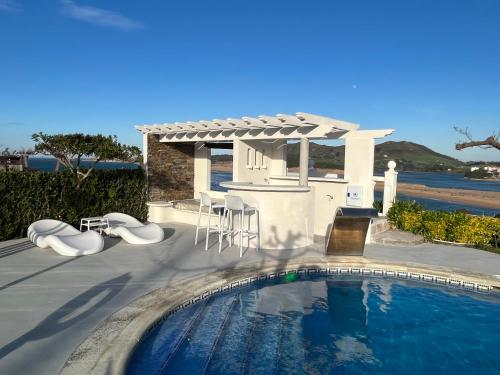  Chalet Robayera a línea de playa in Miengo