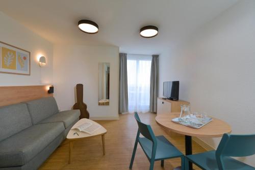 Residence Residéal Antibes - image 11