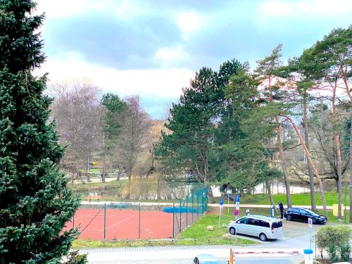 Schöne 3-Zi-Wohnung mit in-door-pool, Gym und Spielraum und frisch renoviertem Bad an der Promenade direkt am Scharbeutzer Strand, Scharbeutz