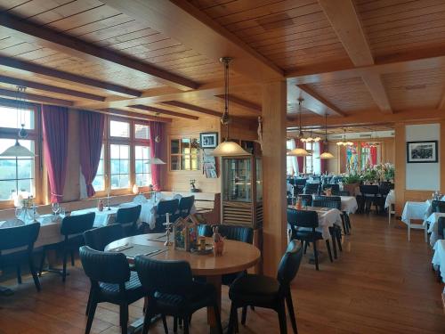 Restaurante, Alpenblick Ferenberg Bern in Berna