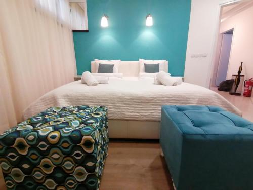 One-Bedroom Apartment image 9