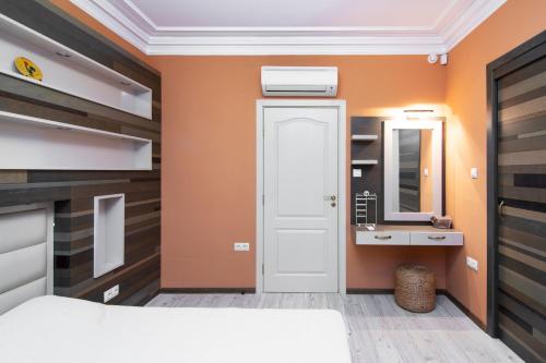 Classic Elegance in Central Varna, Warna (Foto 5)