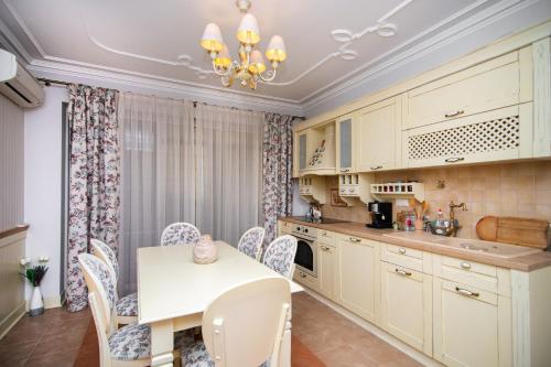 Classic Elegance in Central Varna, Warna
