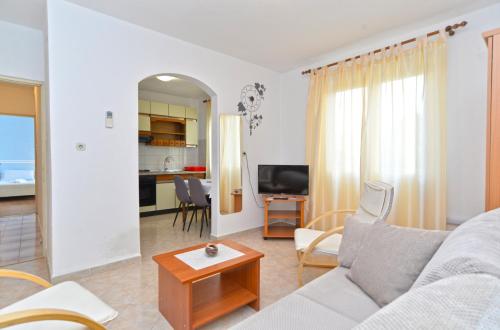 1 double bed, 1 twin bed, 1 sofa bed