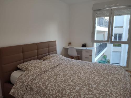 Chambre privée dans un nouvel appartement partagé près de Paris avec parking gratuit