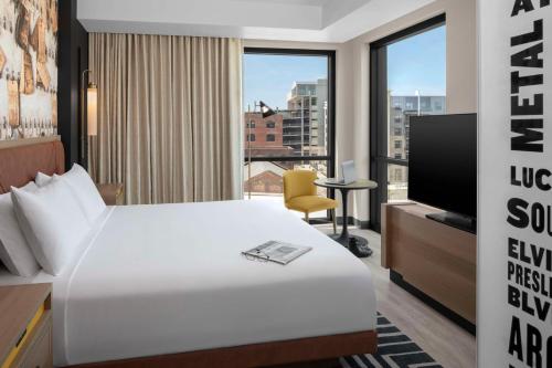 room detail thumbnail 1
