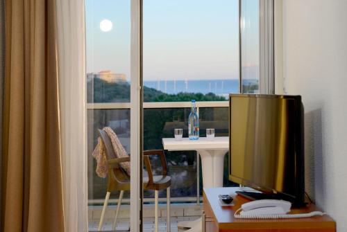 Studio Apartment with Sea View