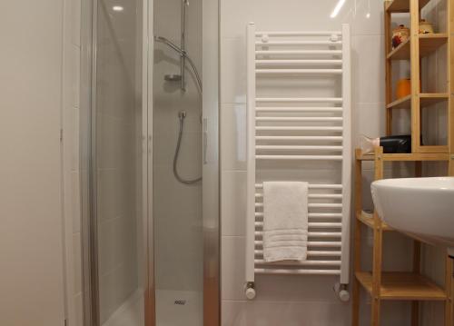 Double Room with Private Bathroom image 4