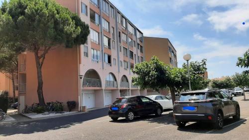 Cap d'Agde Antinea, Plage Rochelongue, Piscine et Parking near Bodega Buena Vista