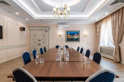 Sonata Hotel & Restaurant "готель Соната" - 회의실/연회장