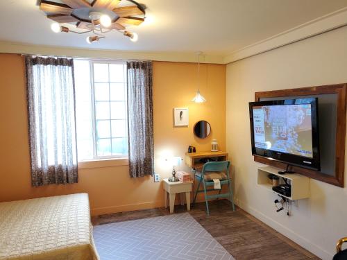 room detail thumbnail 0