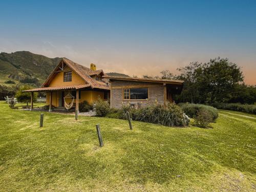 Exterior view, Hacienda Maimara in Cayambe