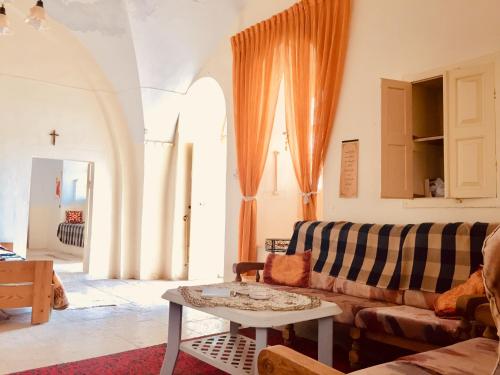 Traditional House with Amazing Veranda in Betlemme di Galilea