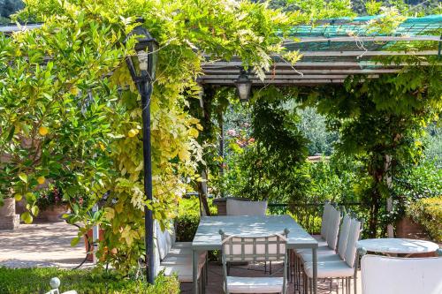  Conti Beccaris Castle by Rental in Rome in Catino
