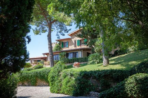  Conti Beccaris Castle by Rental in Rome in Catino
