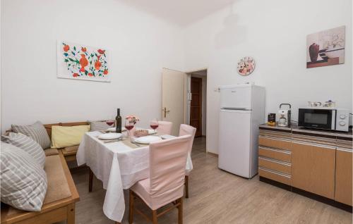 Nice Apartment In Mali Losinj With Wifi