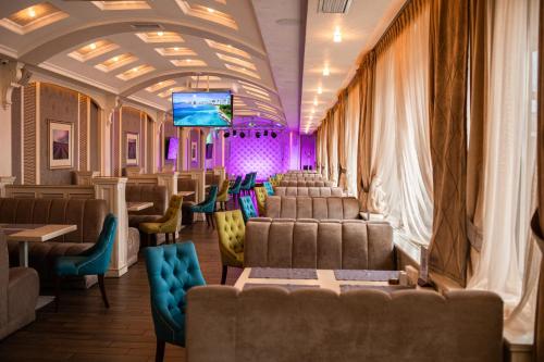 Sonata Hotel & Restaurant "готель Соната" - 레스토랑