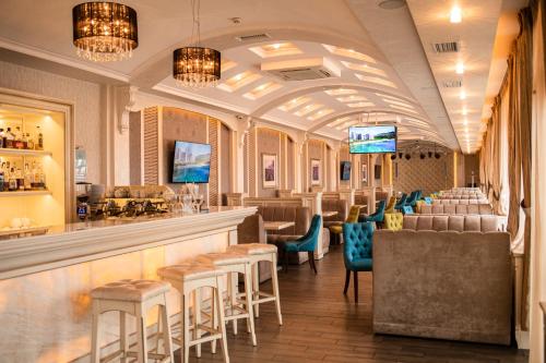 Sonata Hotel & Restaurant "готель Соната" - 레스토랑