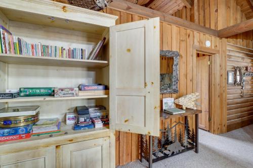 Murphy Cabin with Views Less Than 1 Mi to Hiwassee Lake!, Murphy (foto 8)