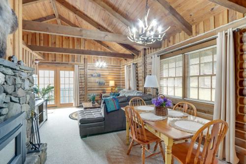 Murphy Cabin with Views Less Than 1 Mi to Hiwassee Lake!, Murphy (foto 9)