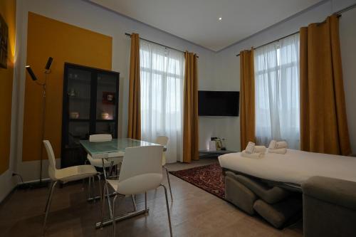 Rooftop St. Peter - Tap to explore photos