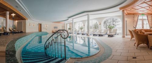 Swimming pool, Hotel Schwarzer Adler - Sport & Spa in Sankt Anton am Arlberg