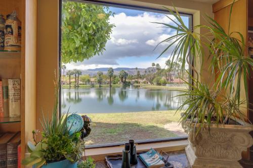 Rancho Mirage Condo with Water and Mountain Views in Rancho Mirage, USA