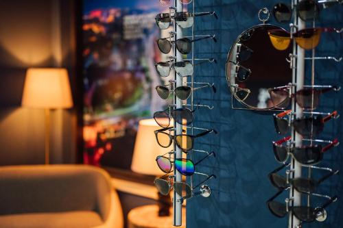 Peakture Hotel - image 2
