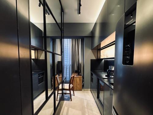 Studio Moderno com Piscina Próximo à Faria Lima & Congonhas, Сан-Паулу