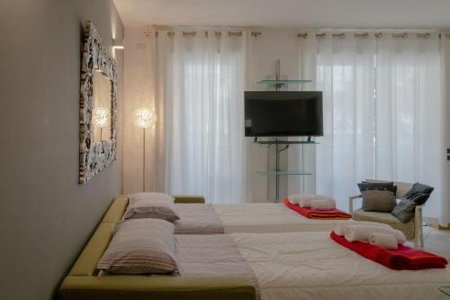 Riva Central Apartment - Tap to explore photos
