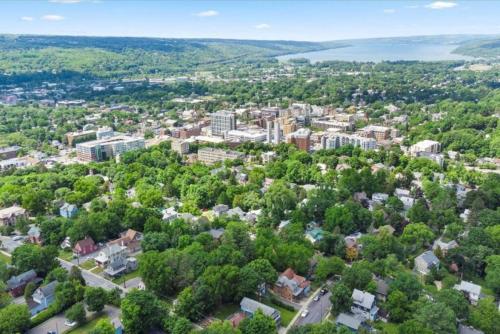 Walk to Ithaca Commons Restaurants Trails Close to Cornell