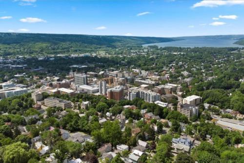 Walk to Ithaca Commons Bars Shops Trails and Close to Cornell