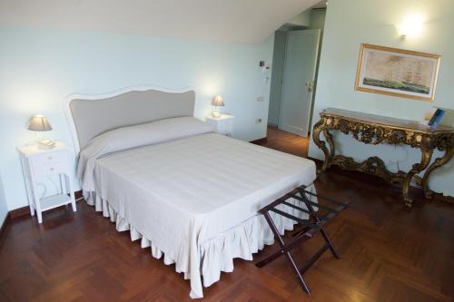 1 queen bed, 1 twin bed