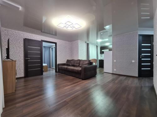 2-room Luxury Apartment on Sobornyi Avenue 146, by GrandHome