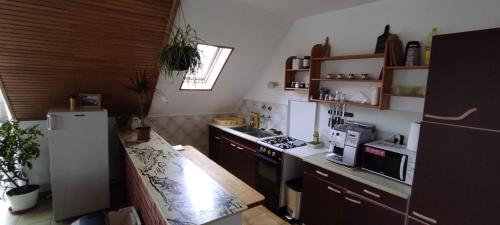 Konyha, Várkapitány-lak (Varkapitany-lak) in Csesznek