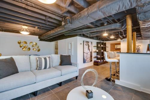 Smyrna Vacation Rental with Private Pool and Patio in Смірна (Джорджія)