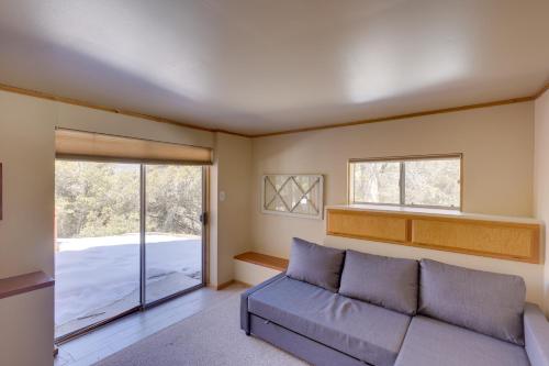 Pine Mountain Club Cabin Rental with Pool Access!