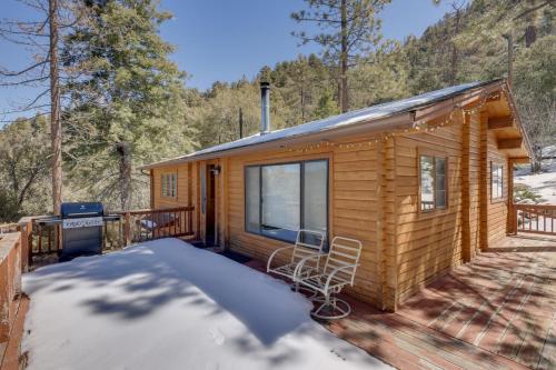 Pine Mountain Club Cabin Rental with Pool Access!