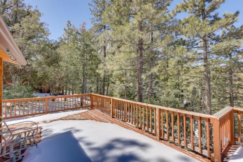 Pine Mountain Club Cabin Rental with Pool Access!